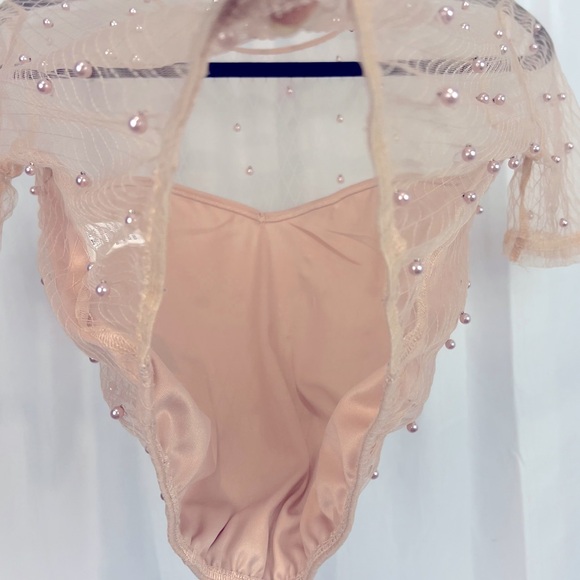 Privy Pearl Sheer Mesh Top - Picture 12 of 13